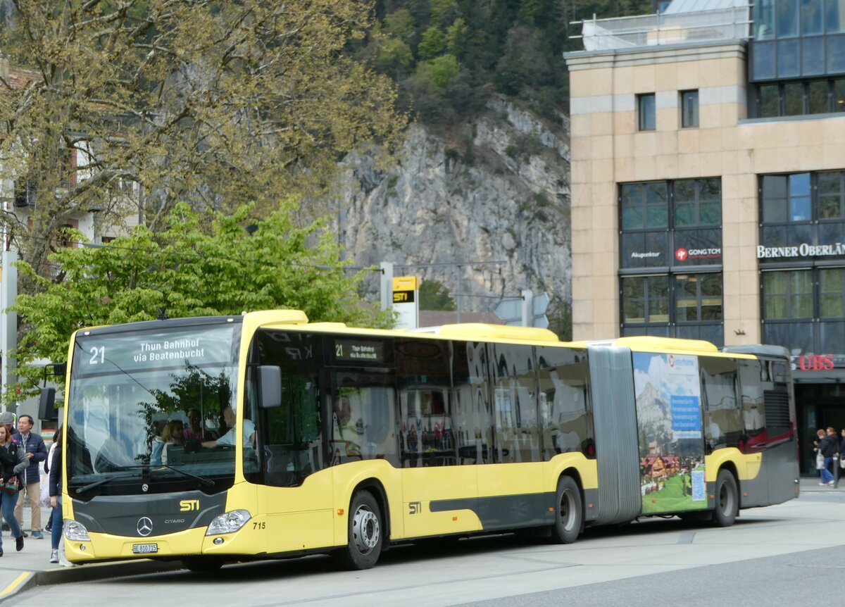 (249'425) - STI Thun - Nr. 715/BE 810'715 - Mercedes am 2. Mai 2023 beim Bahnhof Interlaken West
