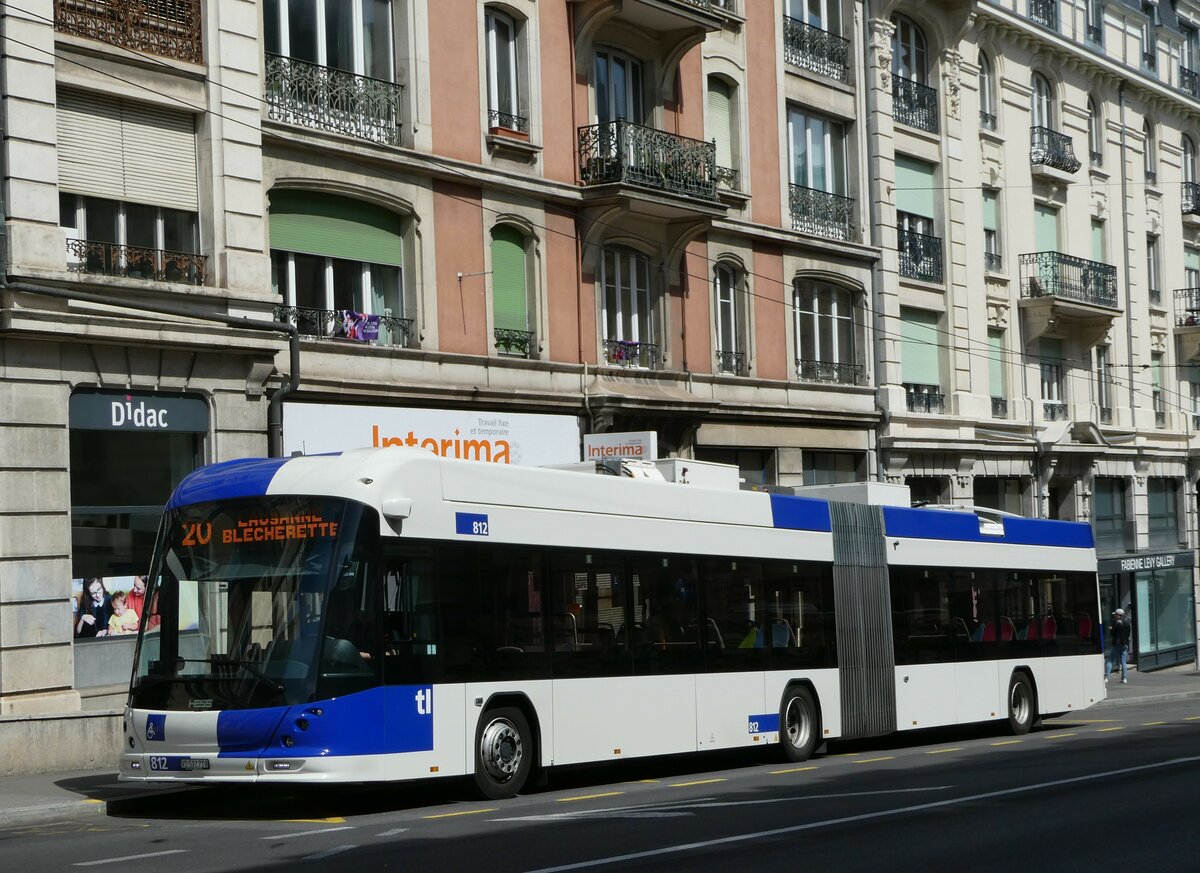 (249'682) - TL Lausanne - Nr. 812/VD 593'719 - Hess/Hess Gelenktrolleybus am 5. Mai 2023 beim Bahnhof Lausanne