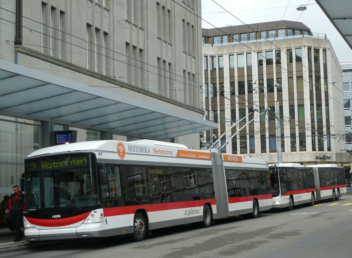 (250'047) - St. Gallerbus, St. Gallen - Nr. 172 - Hess/Hess Gelenktrolleybus am 16. Mai 2023 beim Bahnhof St. Gallen