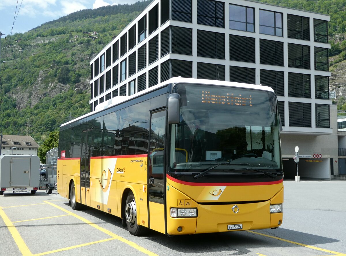 (250'373) - PostAuto Wallis - VS 32'092/PID 5460 - Irisbus (ex CarPostal Ouest) am 23. Mai 2023 beim Bahnhof Brig 