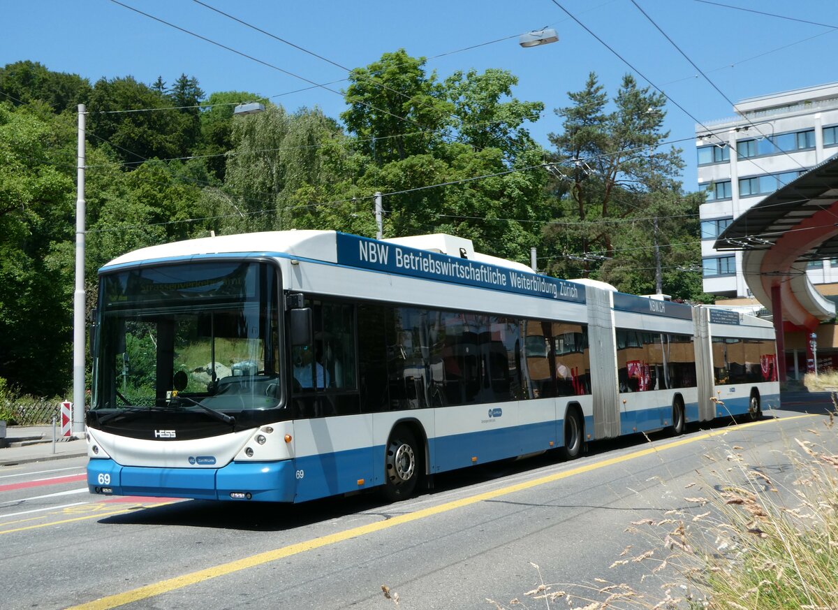 (251'454) - VBZ Zrich - Nr. 69 - Hess/Hess Doppelgelenktrolleybus am 13. Juni 2023 in Zrich, Bucheggplatz
