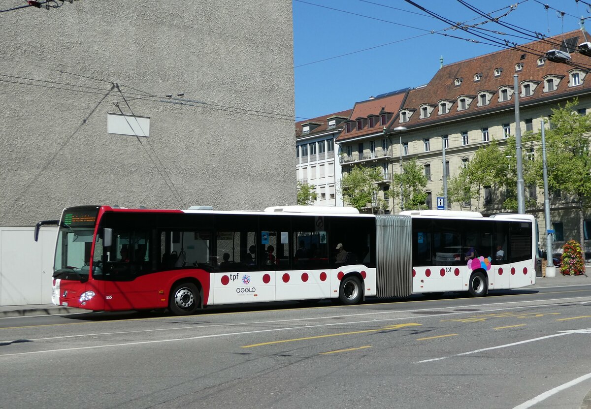 (251'511) - TPF Fribourg - Nr. 555/FR 300'411 - Mercedes am 15. Juni 2023 in Fribourg, Rue Pierre-Kaelin