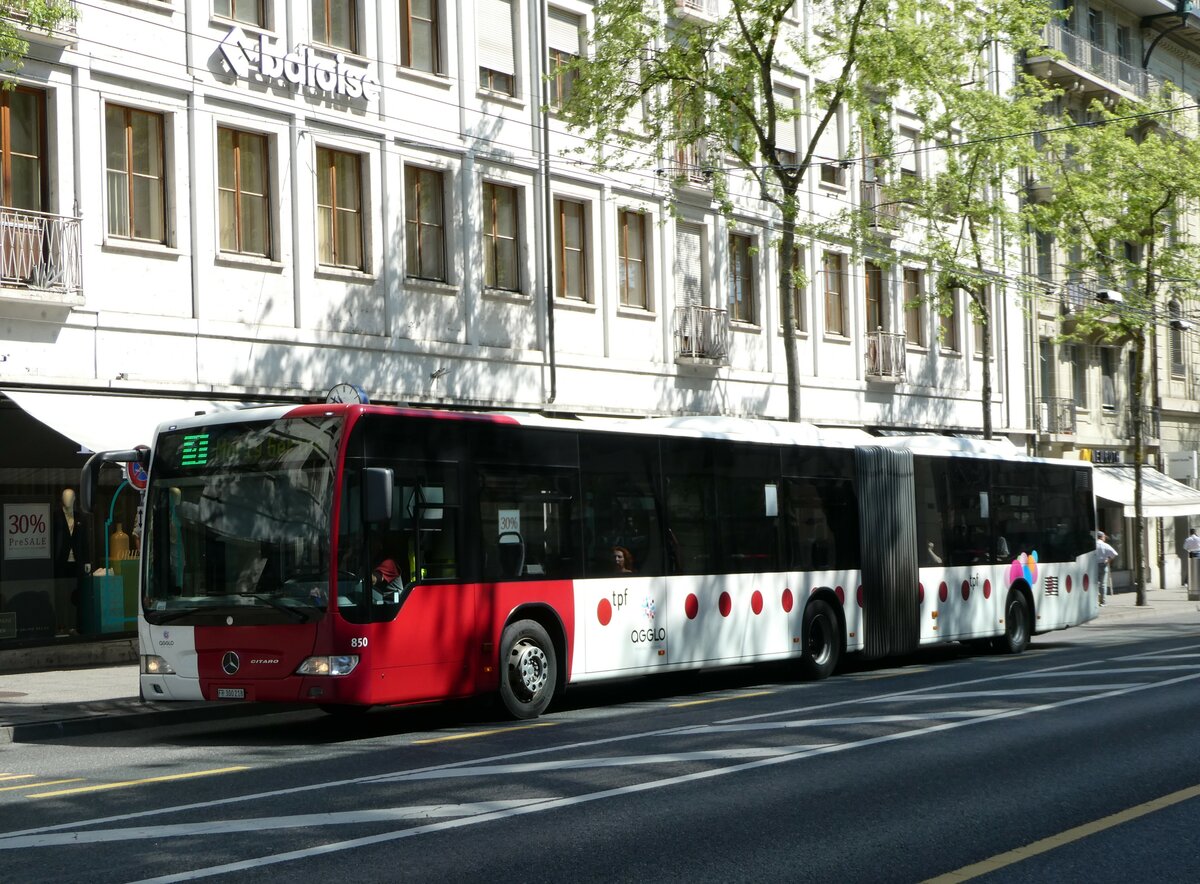 (251'522) - TPF Fribourg - Nr. 850/FR 300'218 - Mercedes am 15. Juni 2023 beim Bahnhof Fribourg
