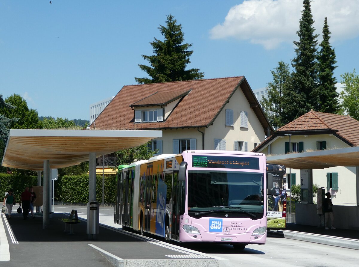 (251'545) - TPF Fribourg - Nr. 851/FR 300'444 - Mercedes am 15. Juni 2023 beim Bahnhof Bulle