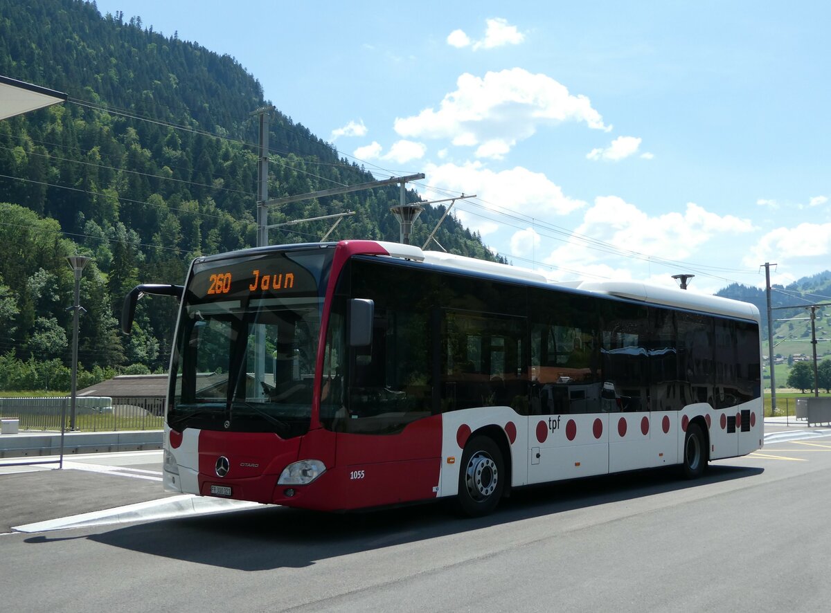 (251'562) - TPF Fribourg - Nr. 1055/FR 300'321 - Mercedes am 15. Juni 2023 beim Bahnhof Boltigen