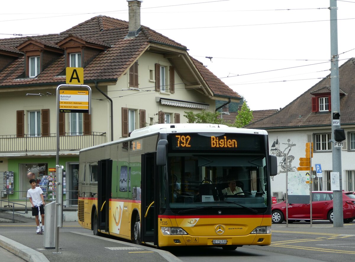 (251'870) - PostAuto Bern - Nr. 535/BE 734'535/PID 5418 - Mercedes am 22. Juni 2023 beim Bahnhof Worb Dorf
