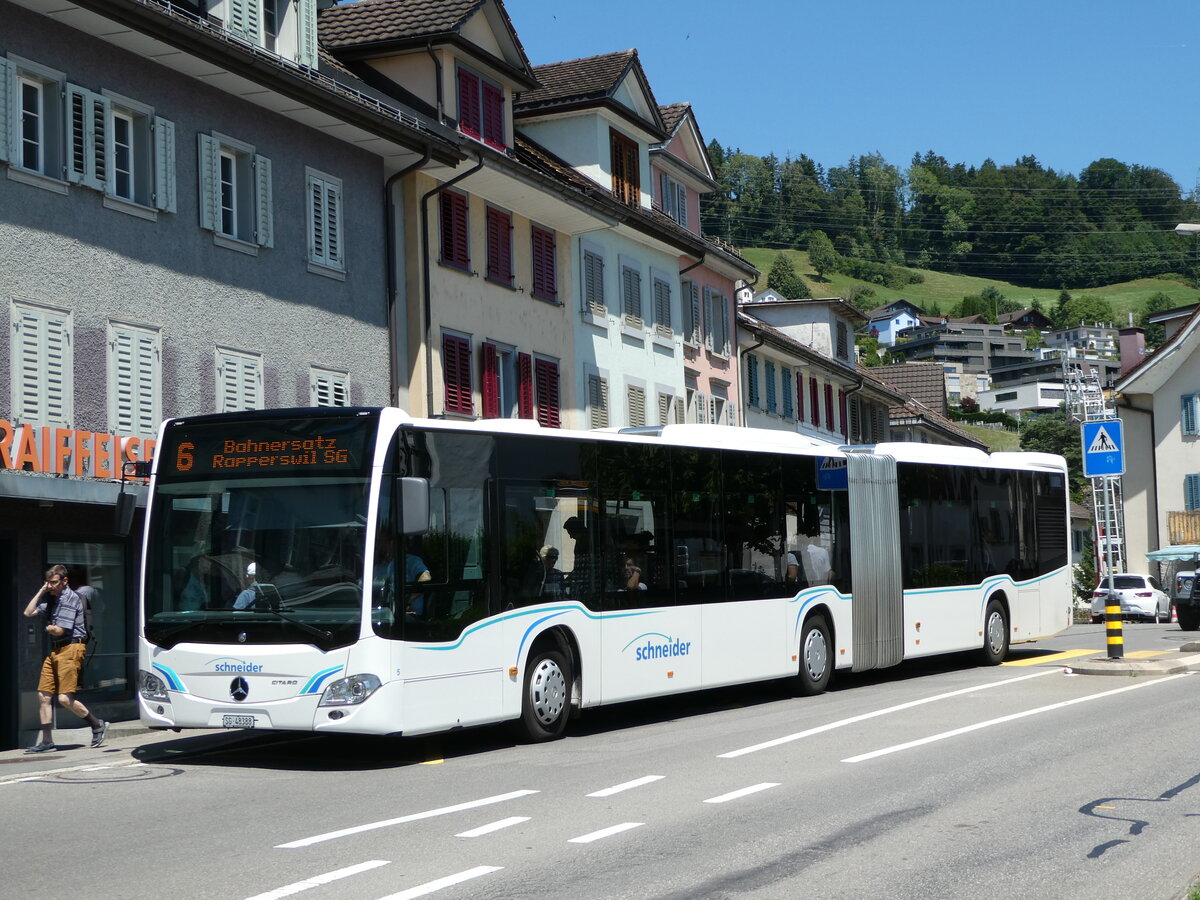 (252'719) - Schneider, Ermenswil - Nr. 5/SG 48'388 - Mercedes am 15. Juli 2023 beim Bahnhof Schmerikon