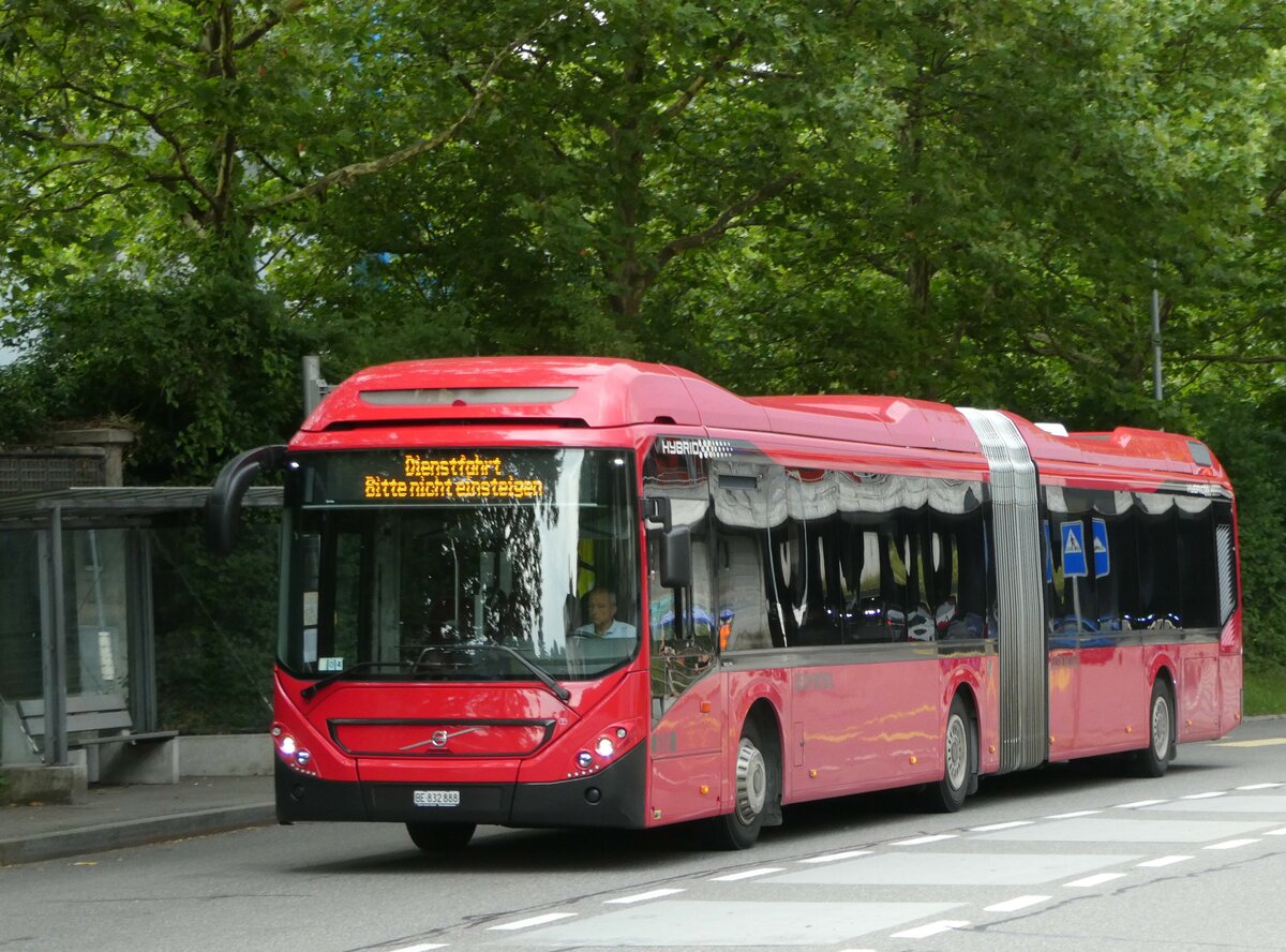(252'767) - Bernmobil, Bern - Nr. 888/BE 832'888 - Volvo am 18. Juli 2023 beim Bahnhof Worblaufen