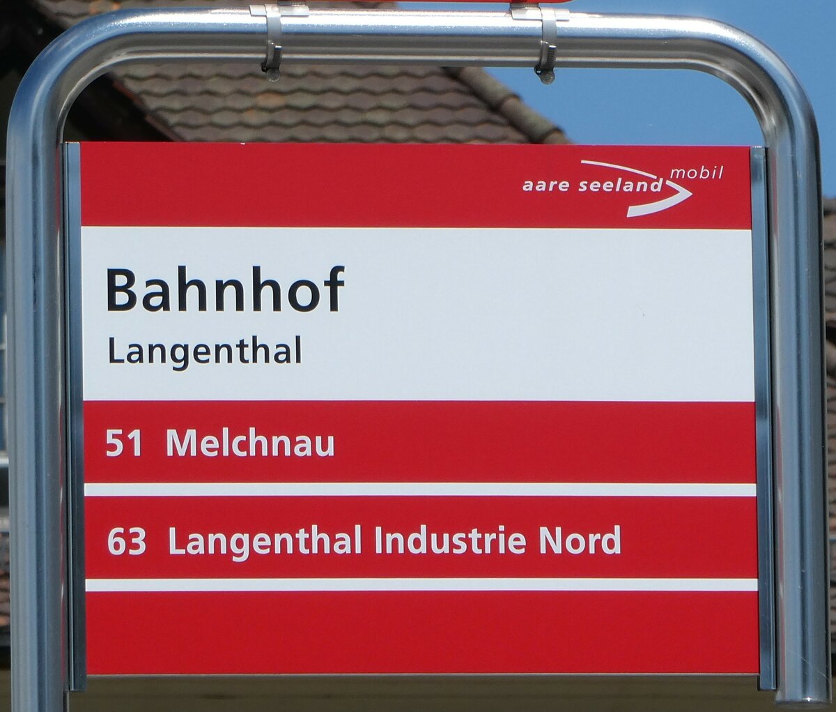 (252'837) - aare seeland mobil-Haltestellenschild - Langenthal, Bahnhof - am 20. Juli 2023