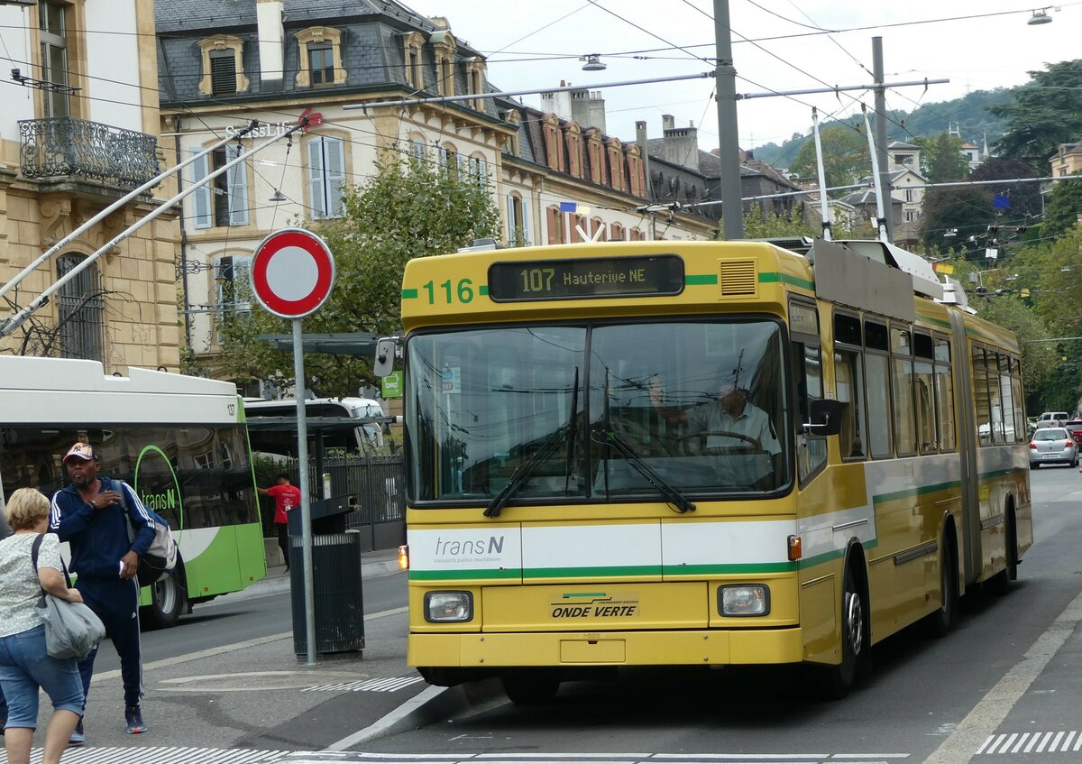 (255'228) - transN, La Chaux-de-Fonds - Nr. 116 - NAW/Hess Gelenktrolleybus (ex TN Neuchtel Nr. 116) am 16. September 2023 in Neuchtel, Place Pury