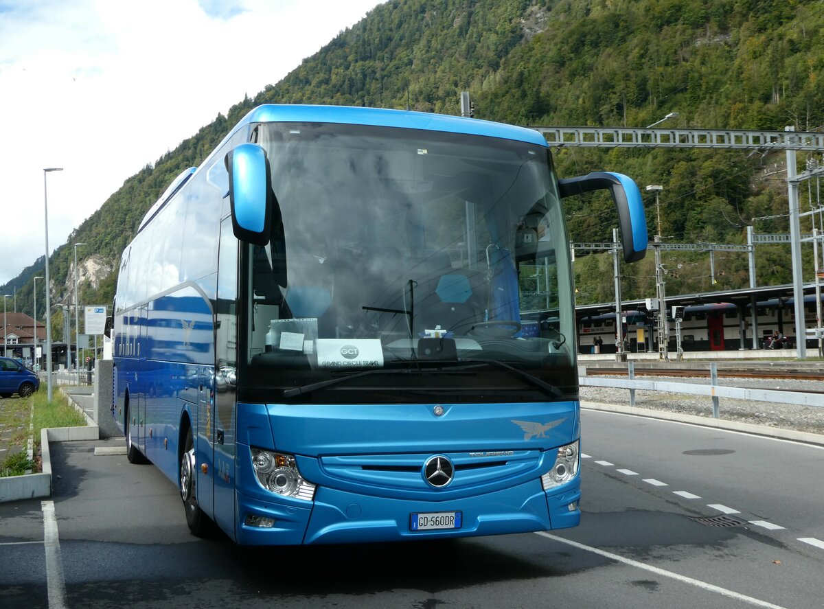 (255'466) - Aus Italien: S.A.F., Cressa Arona - GD-560 DR - Mercedes am 22. September 2023 beim Bahnhof Interlaken Ost
