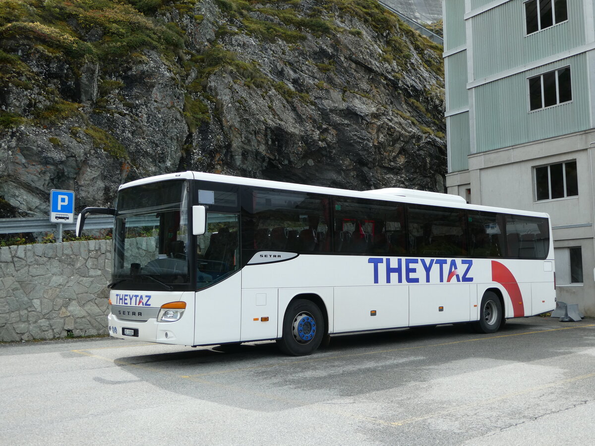 (255'501) - Theytaz, Sion - VS 11'009 - Setra am 23. September 2023 in Dixence, Le Chargeur