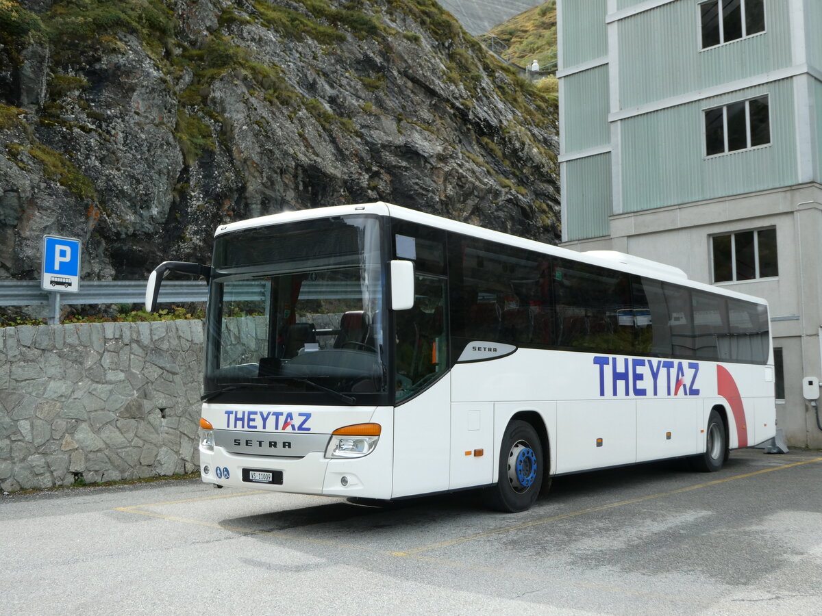 (255'502) - Theytaz, Sion - VS 11'009 - Setra am 23. September 2023 in Dixence, Le Chargeur