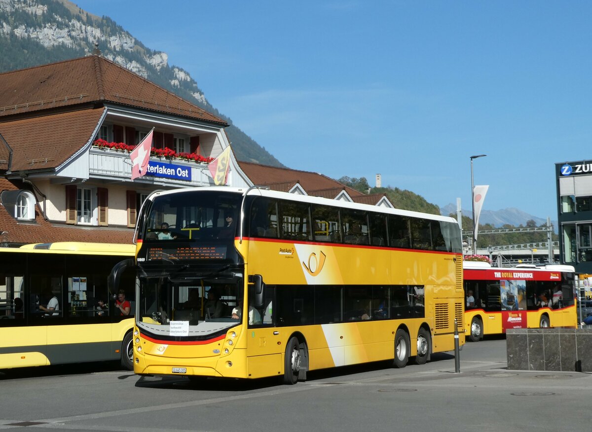 (255'850) - PostAuto Ostschweiz - SG 445'305/PID 10'869 - Alexander Dennis (ex AR 45'267) am 2. Oktober 2023 beim Bahnhof Interlaken Ost