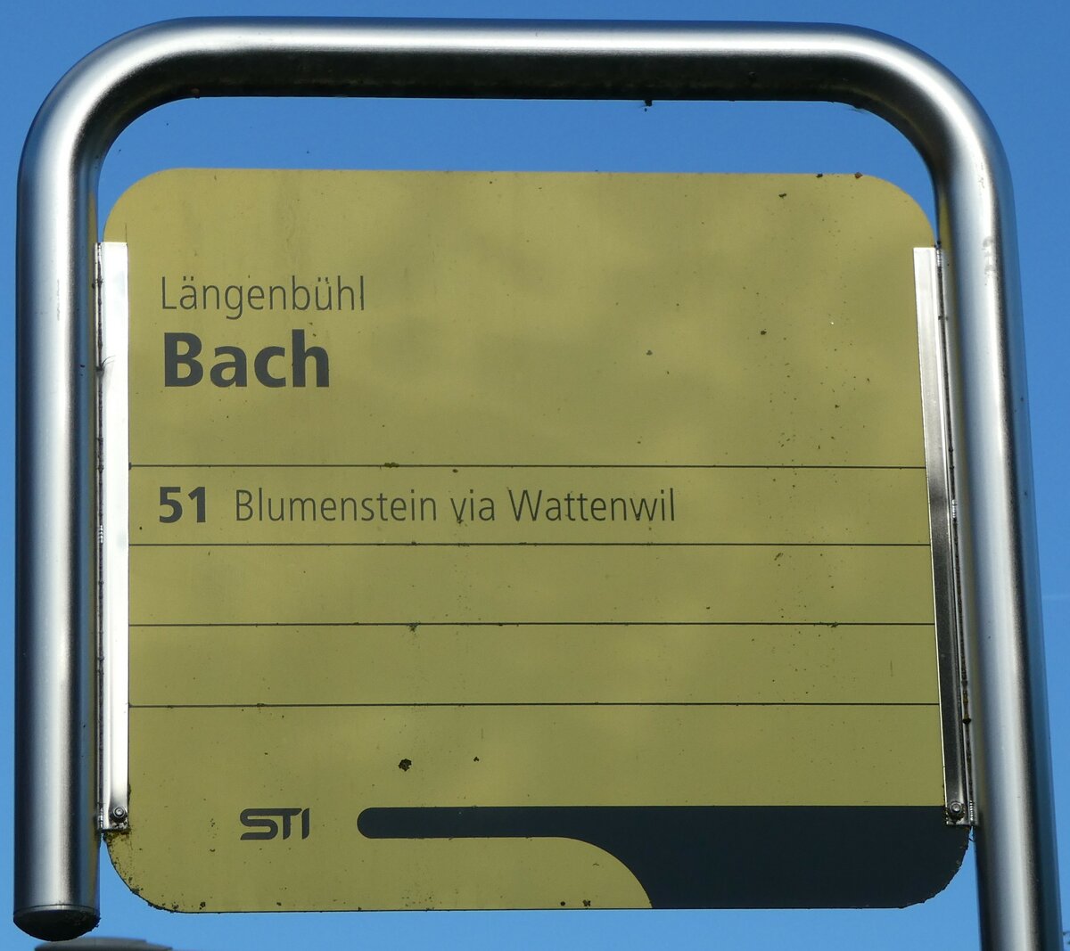 (255'853) - STI-Haltestellenschild - Lngenbhl, Bach - am 3. Oktober 2023