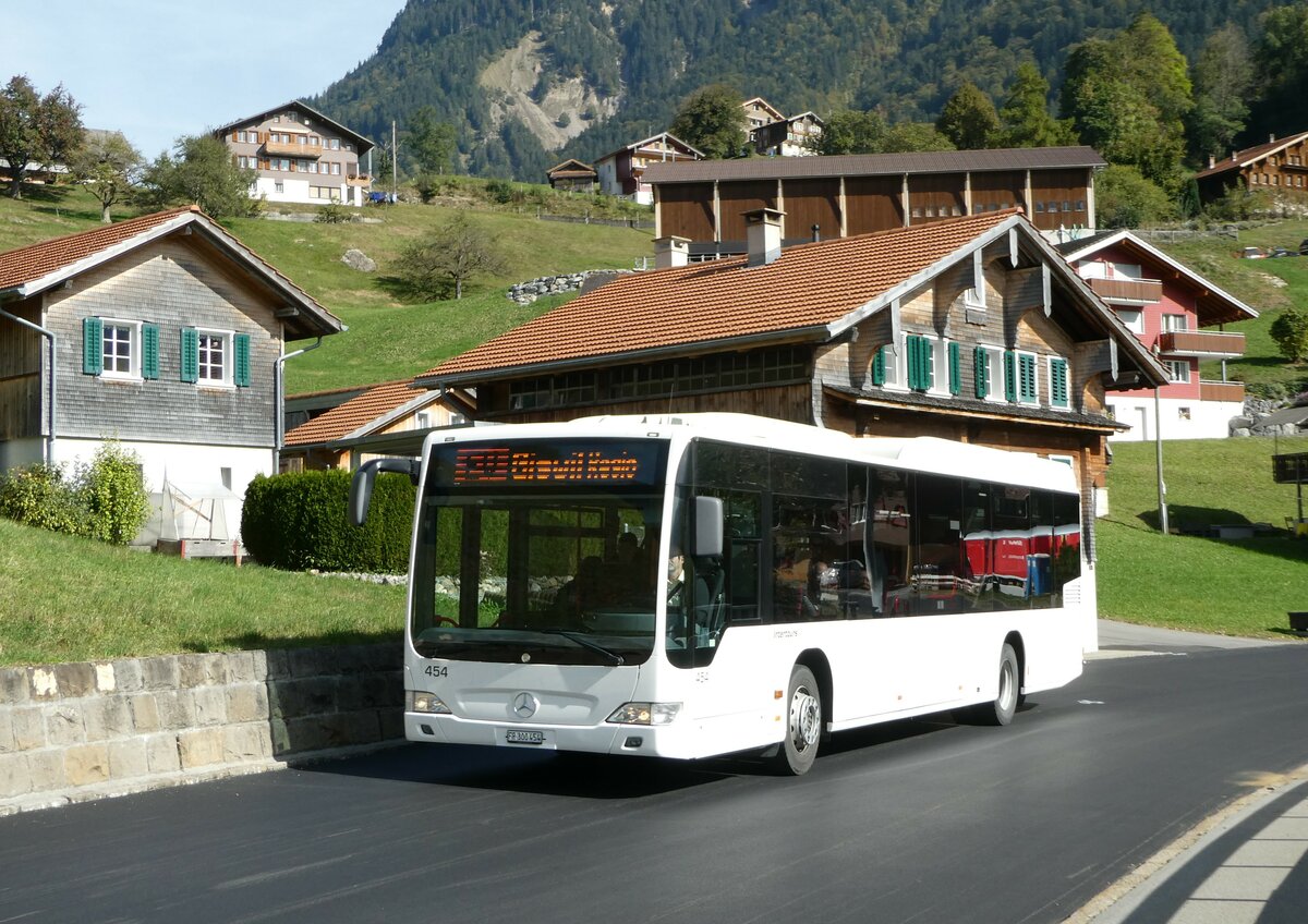 (256'161) - Intertours, Domdidier - Nr. 454/FR 300'454 - Mercedes (ex Chur Bus, Chur Nr. 11) am 17. Oktober 2023 bei Lungern