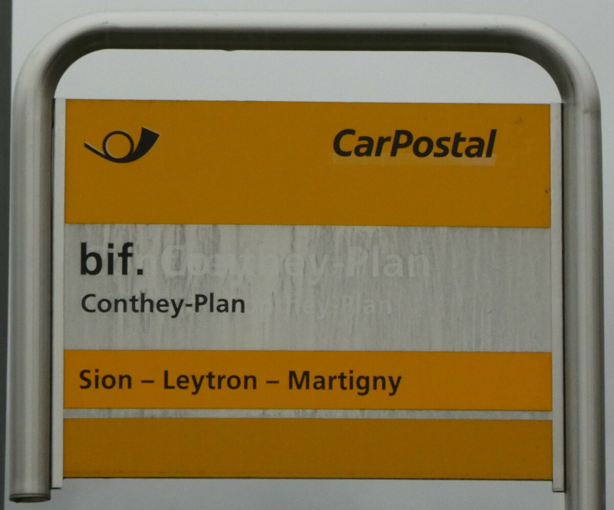 (256'636) - PostAuto-Haltestellenschild - Conthey, bif. Conthey-Plan - am 2. November 2023