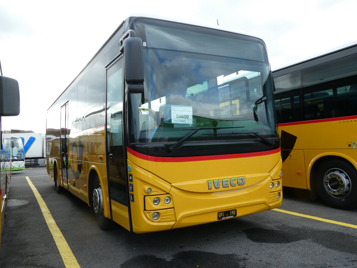 (256'717) - Autotour, Visp - PID 11'948 - Iveco am 5. November 2023 in Kerzers, Interbus