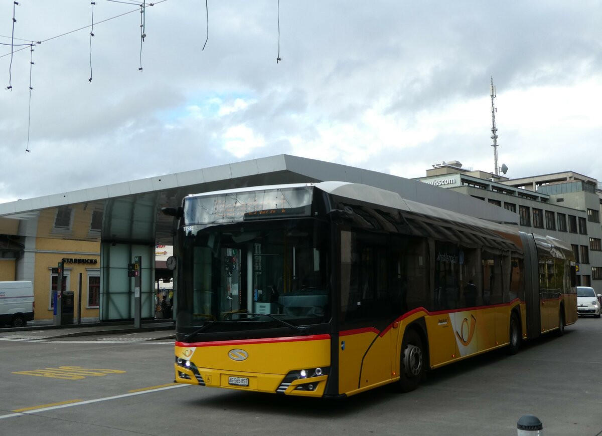 (256'750) - PostAuto Nordschweiz - AG 565'857/PID 11'581 - Solaris am 6. November 2023 beim Bahnhof Baden