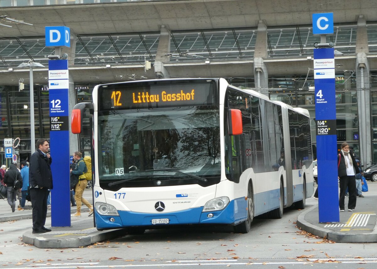 (256'896) - VBL Luzern - Nr. 177/LU 15'102 - Mercedes am 10. November 2023 beim Bahnhof Luzern