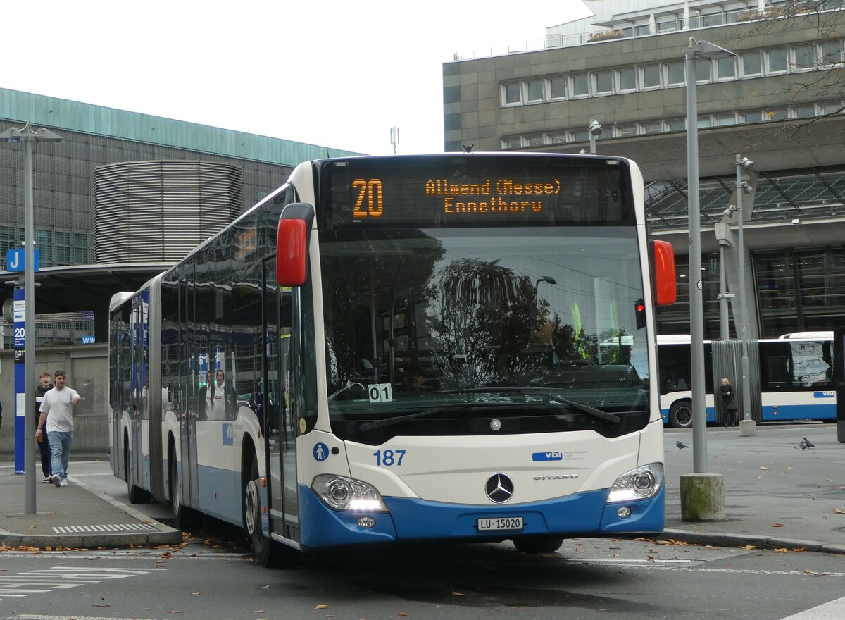 (256'898) - VBL Luzern - Nr. 187/LU 15'020 - Mercedes am 10. November 2023 beim Bahnhof Luzern 