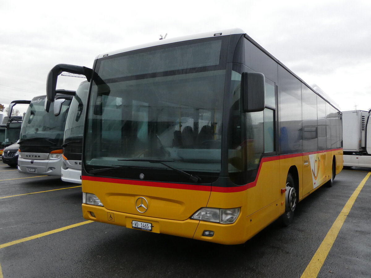 (257'163) - CarPostal Ouest - VD 1465/PID 5004 Mercedes (ex TPB, Sdeilles) am 19. November 2023 in Kerzers, Interbus