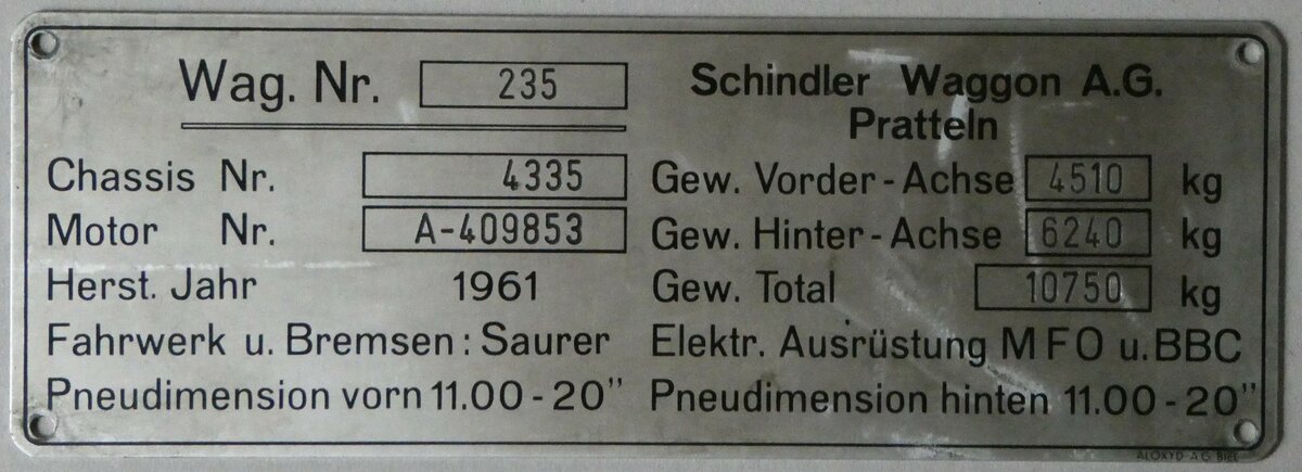 (257'191) - Typenschild - VBL Luzern Nr. 235 - am 19. November 2023 in Thun