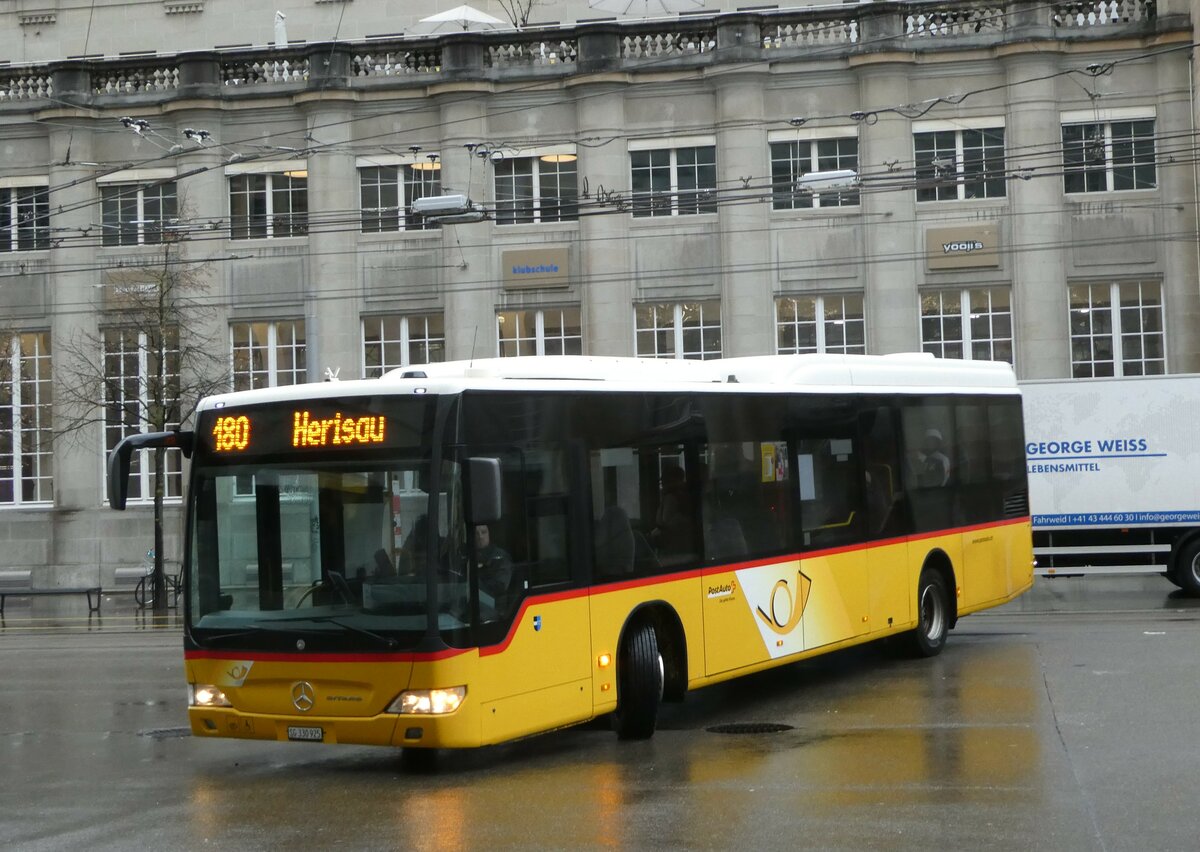(257'284) - PostAuto Ostschweiz - SG 330'925/PID 5200 - Mercedes (ex PostAuto Nordschweiz; ex Brem, Wlflinswil) am 28. November 2023 beim Bahnhof St. Gallen