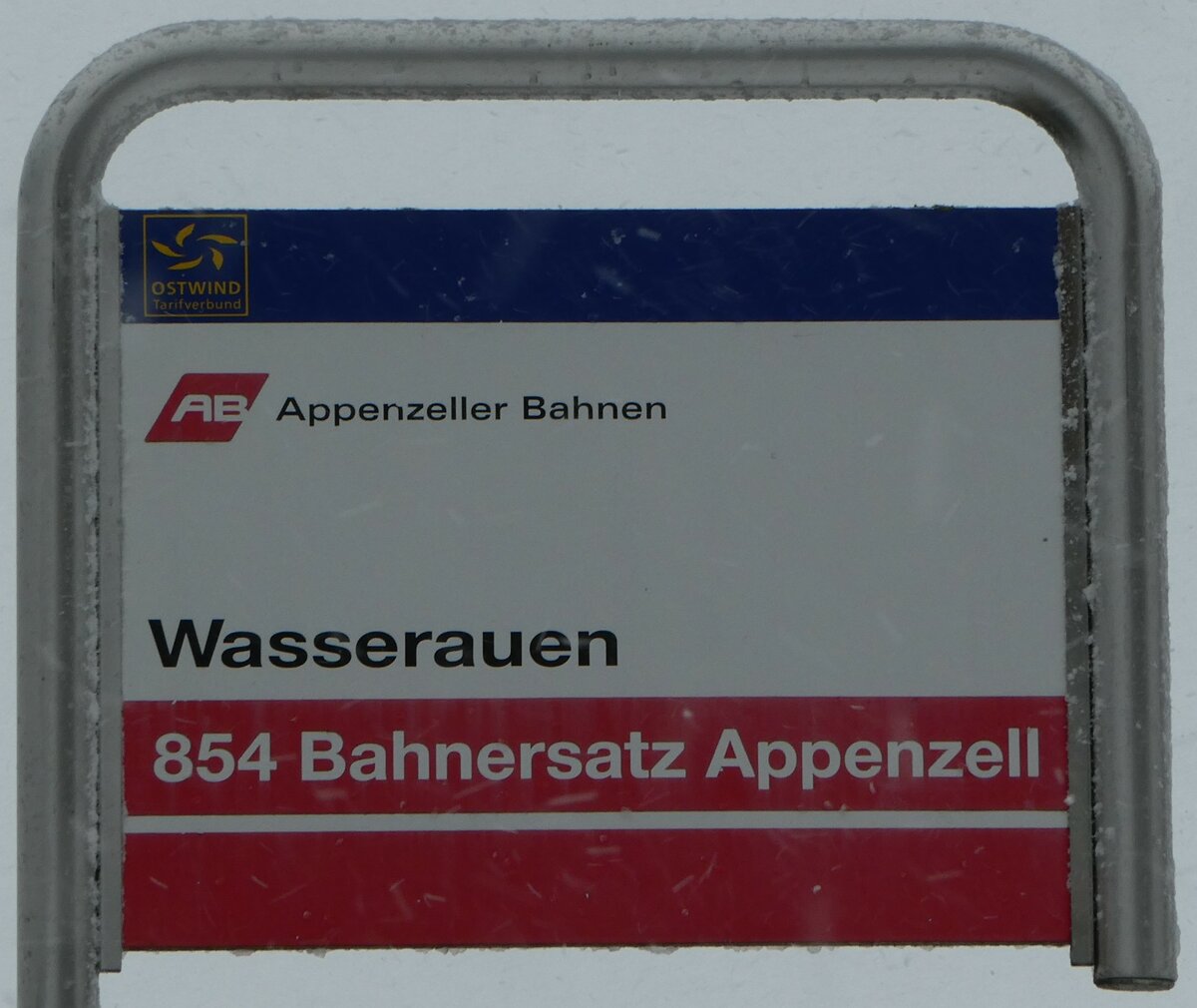 (257'304) - AB-Haltestellenschild - Wasserauen, Bahnhof - am 28. November 2023