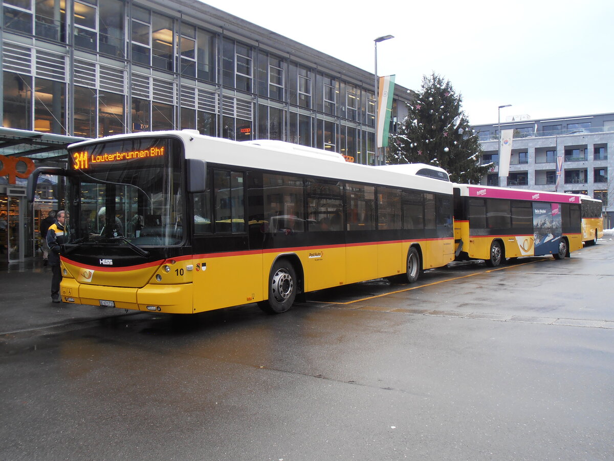 (257'465) - PostAuto Bern - Nr. 10/BE 673'731/PID 5500 - Hess (ex Klopfstein, Laupen Nr. 10) am 5. Dezember 2023 beim Bahnhof Interlaken Ost