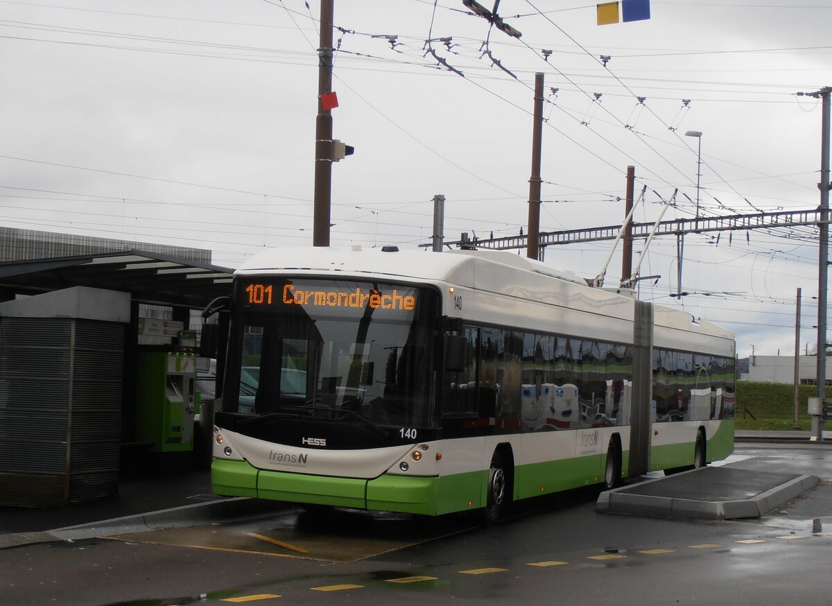 (257'559) - transN, La Chaux-de-Fonds - Nr. 140 - Hess/Hess Gelenktrolleybus (ex TN Neuchtel Nr. 140) am 11. Dezember 2023 beim Bahnhof Marin-pagnier