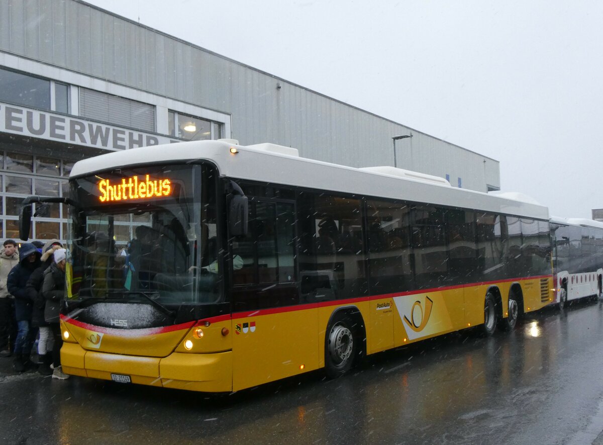 (258'197) - Steiner, Messen - SO 21'149/PID 5371 - Scania/Hess am 6. Januar 2024 beim Bahnhof Frutigen