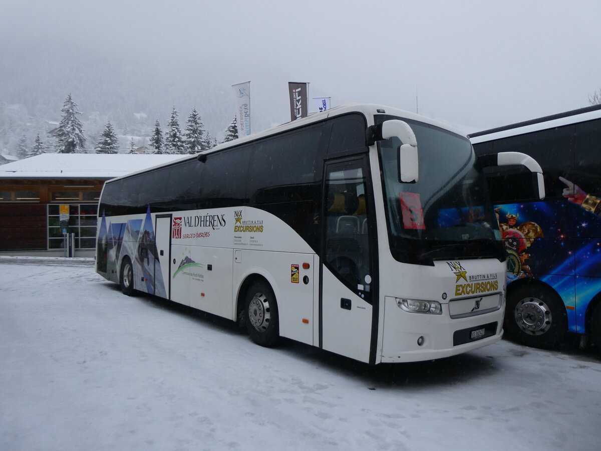 (258'389) - Nax Excursions, Nax - VS 362'427 - Volvo am 6. Januar 2024 in Adelboden, ASB