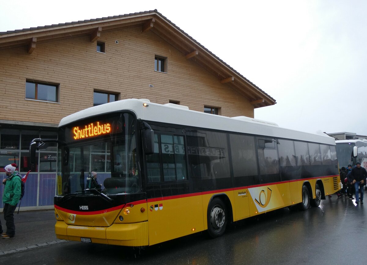 (258'454) - Steiner, Messen - SO 21'149/PID 5371 - Scania/Hess am 6. Januar 2024 beim Bahnhof Frutigen