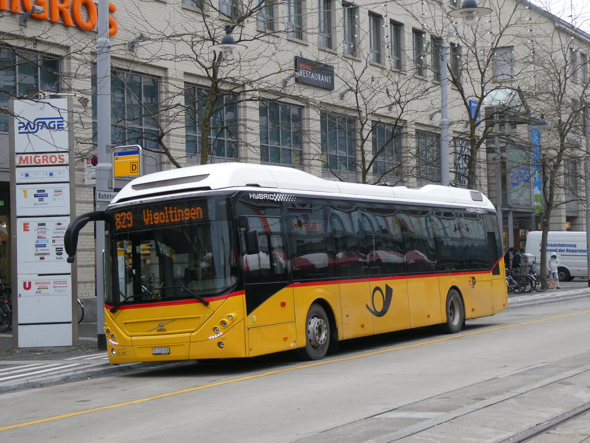 (258'554) - PostAuto Ostschweiz - TG 220'928/PID 11'133 - Volvo am 9. Januar 2024 beim Bahnhof Frauenfeld