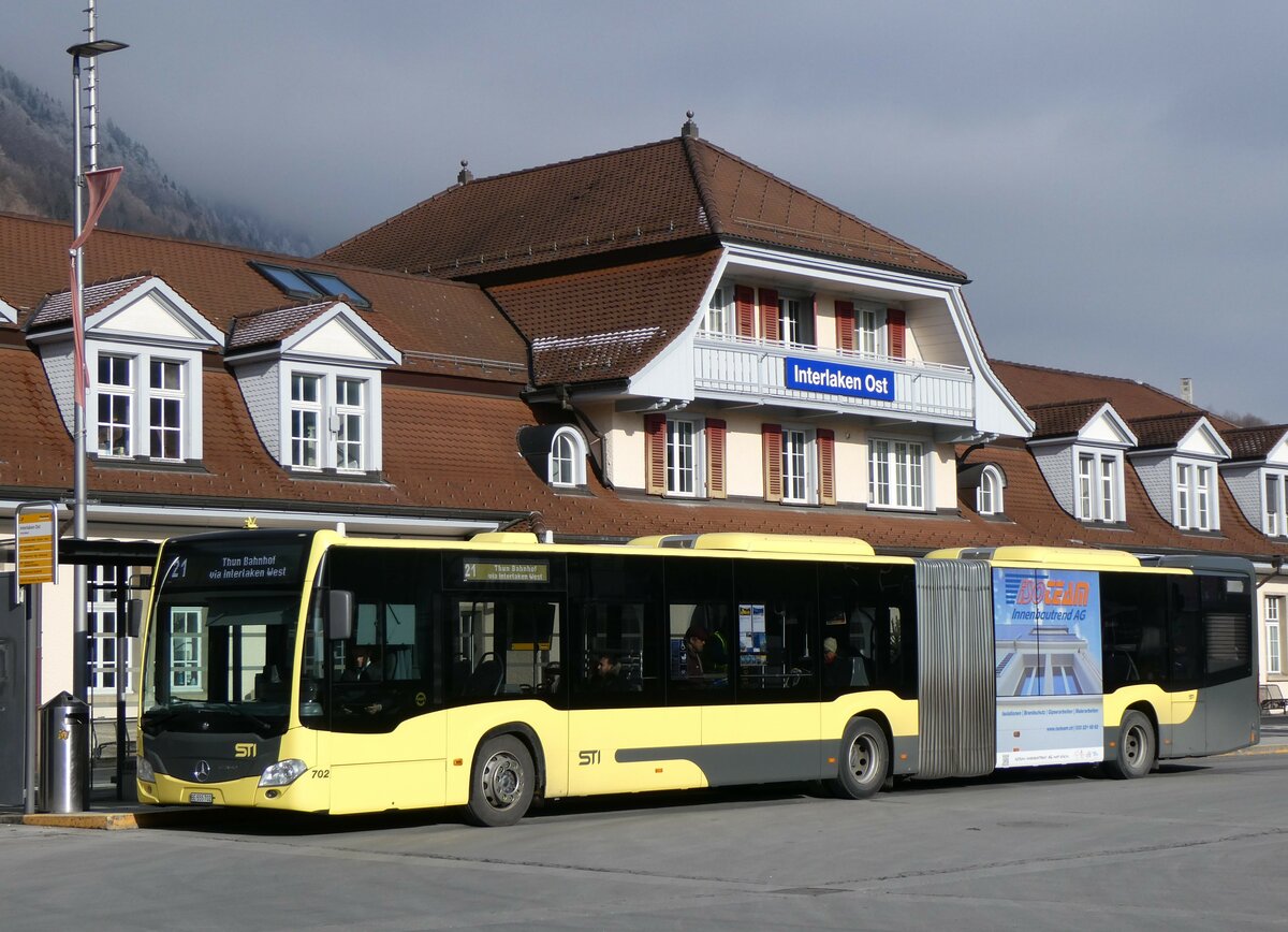 (258'657) - STI Thun - Nr. 702/BE 555'702 - Mercedes am 12. Januar 2024 beim Bahnhof Interlaken Ost 
