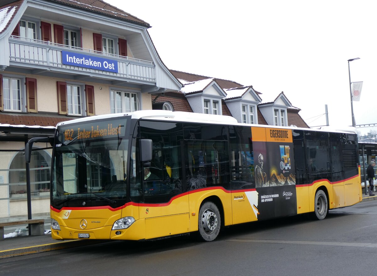 (258'800) - PostAuto Bern - BE 610'543/PID 11'687 - Mercedes am 21. Januar 2024 beim Bahnhof Interlaken Ost