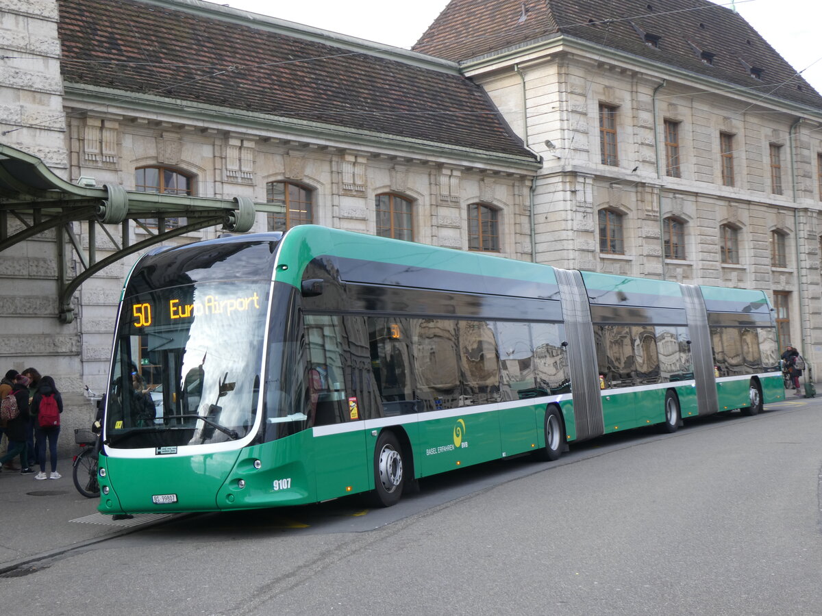 (259'005) - BVB Basel - Nr. 9107/BS 99'807 - eHess am 30. Januar 2024 beim Bahnhof Basel