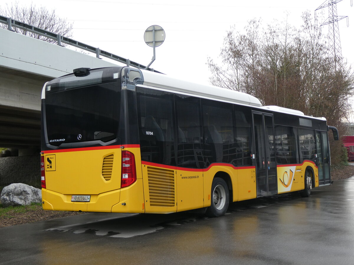 (259'390) - CarPostal Ouest - VD 613'443/PID 10'704 - Mercedes am 17. Februar 2024 in Kerzers, Interbus