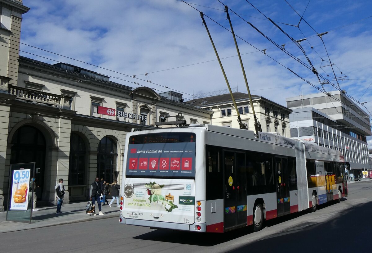 (259'574) - SW Winterthur - Nr. 115 - Hess/Hess Gelenktrolleybus am 24. Februar 2024 beim Hauptbahnhof Winterthur