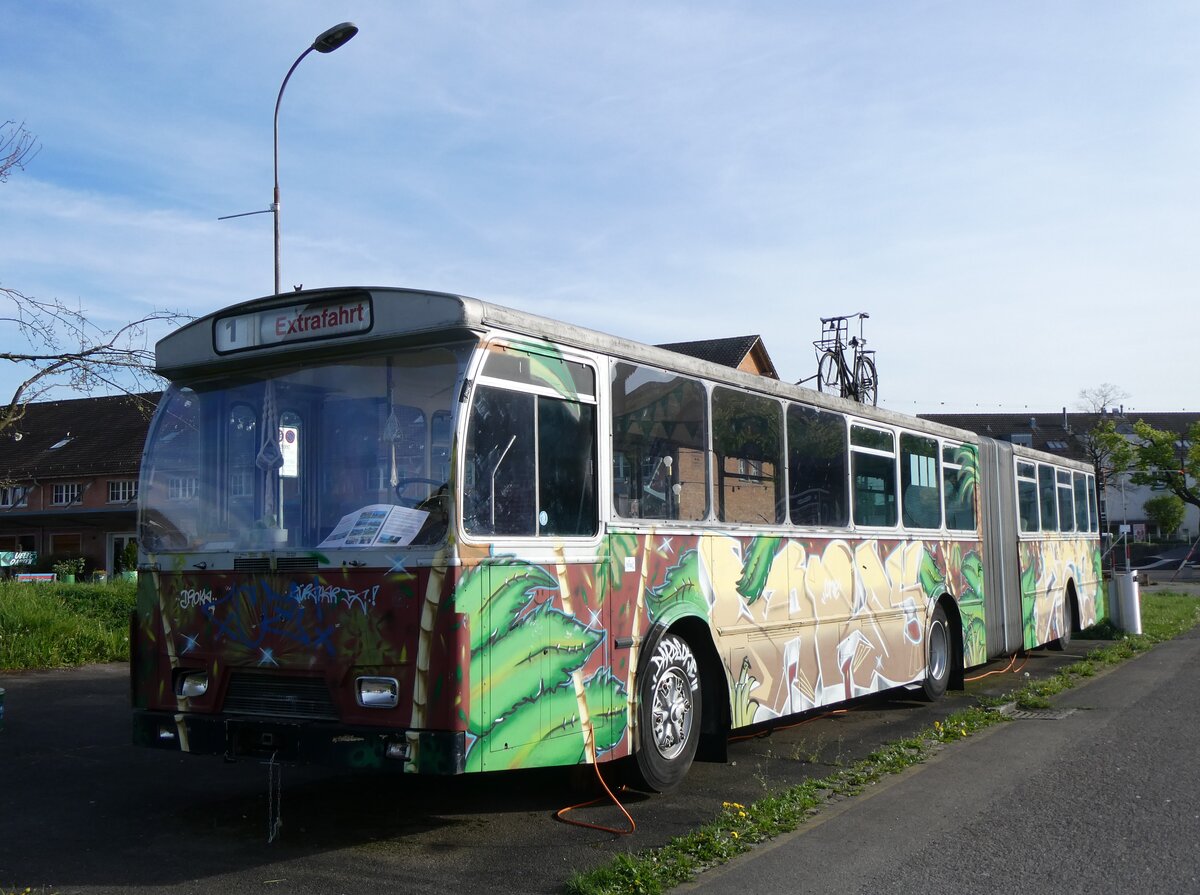 (261'222) - Zeughausbus, Uster - Volvo/Hess (ex Fritschi, Uster; ex VBL Luzern Nr. 101) am 12. April 2024 in Uster, Zeughausareal