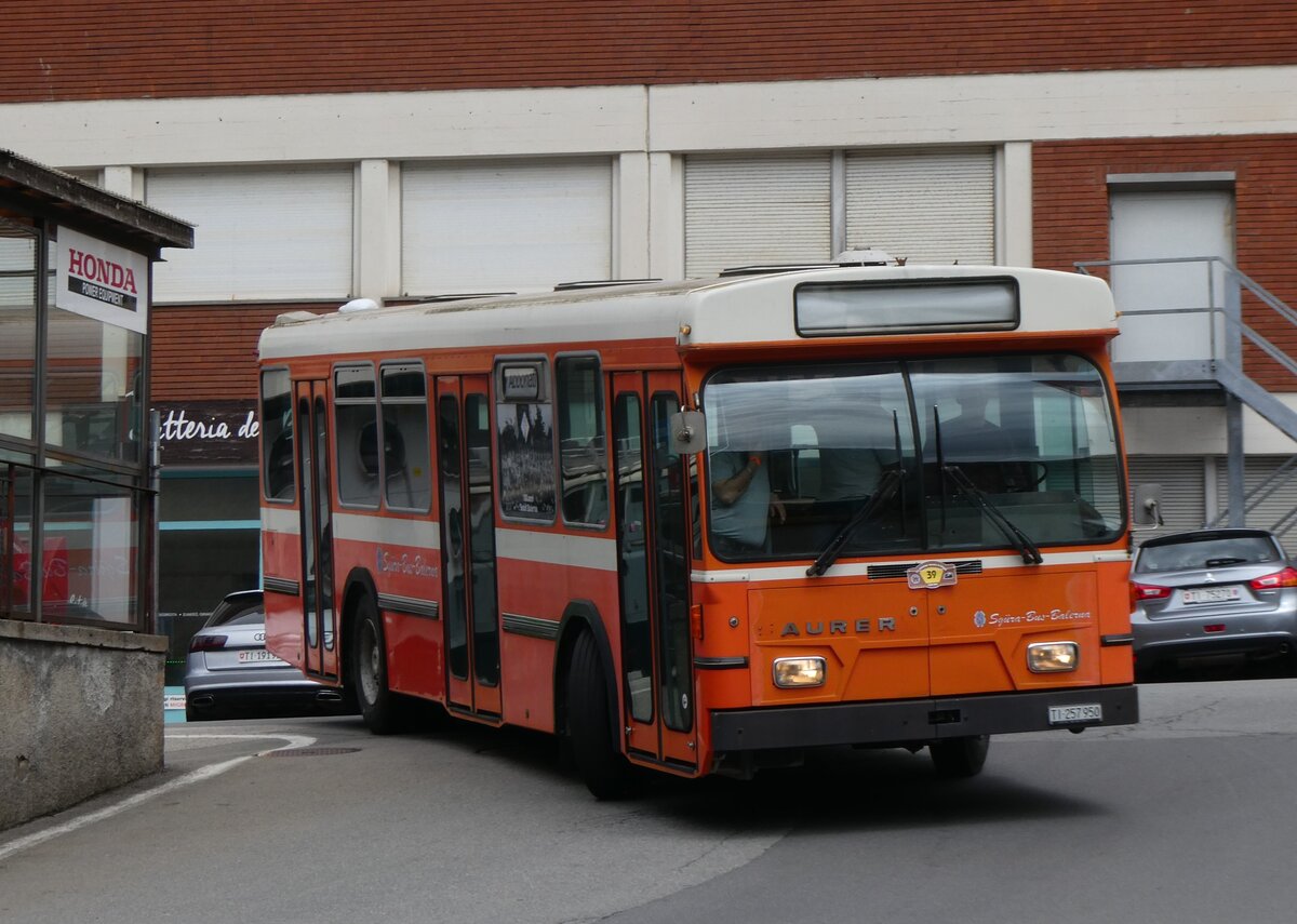 (263'567) - Sgura-Bus, Balerna - TI 257'950 - Saurer/Hess (ex AMSA Chiasso Nr. 15) am 9. Juni 2024 in Faido, Via Saresc