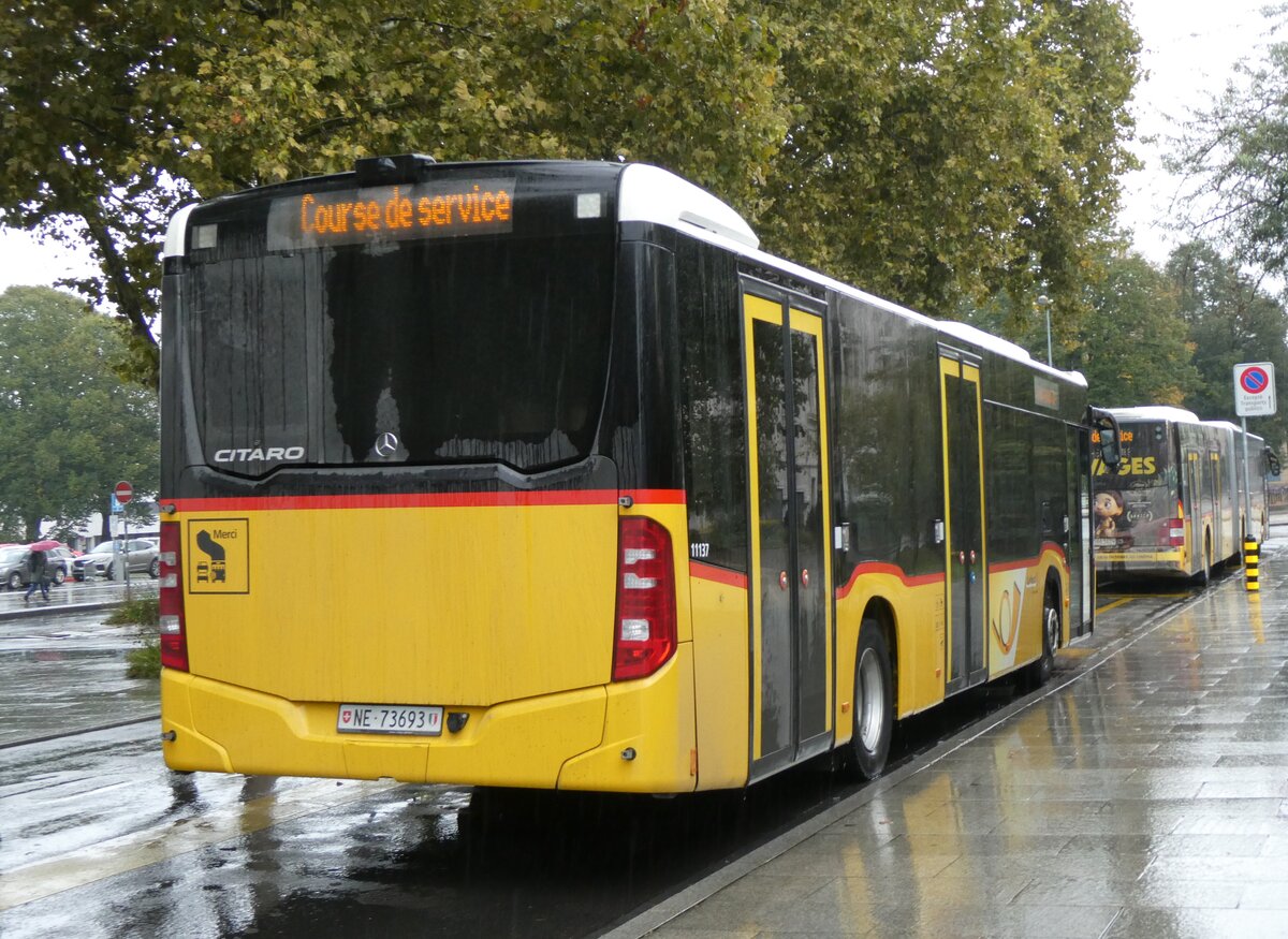 (267'627) - CarPostal Ouest - NE 73'693/PID 11'137 - Mercedes am 1. Oktober 2024 beim Bahnhof Yverdon