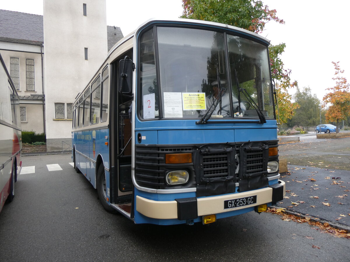 (268'563) - Ville de Maisons-Alfort, Maisons-Alfort (ECM) - GX 253 GC - Renault am 26. Oktober 2024 in Ostheim, Place des Cigognes