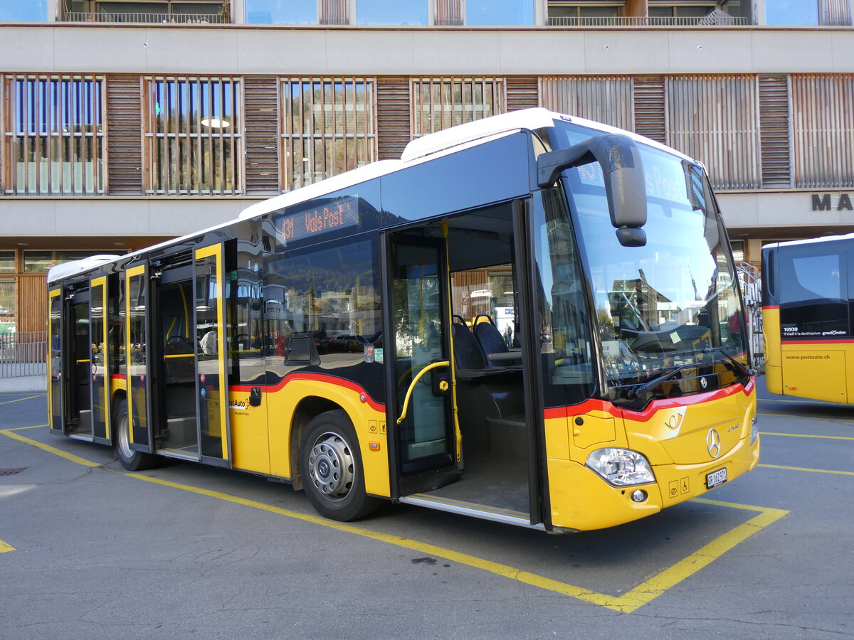 (268'826) - PostAuto Graubnden - GR 162'971/PID 11'919 - Mercedes (ex Nr. 20) am 20. Oktober 2024 beim Bahnhof Ilanz