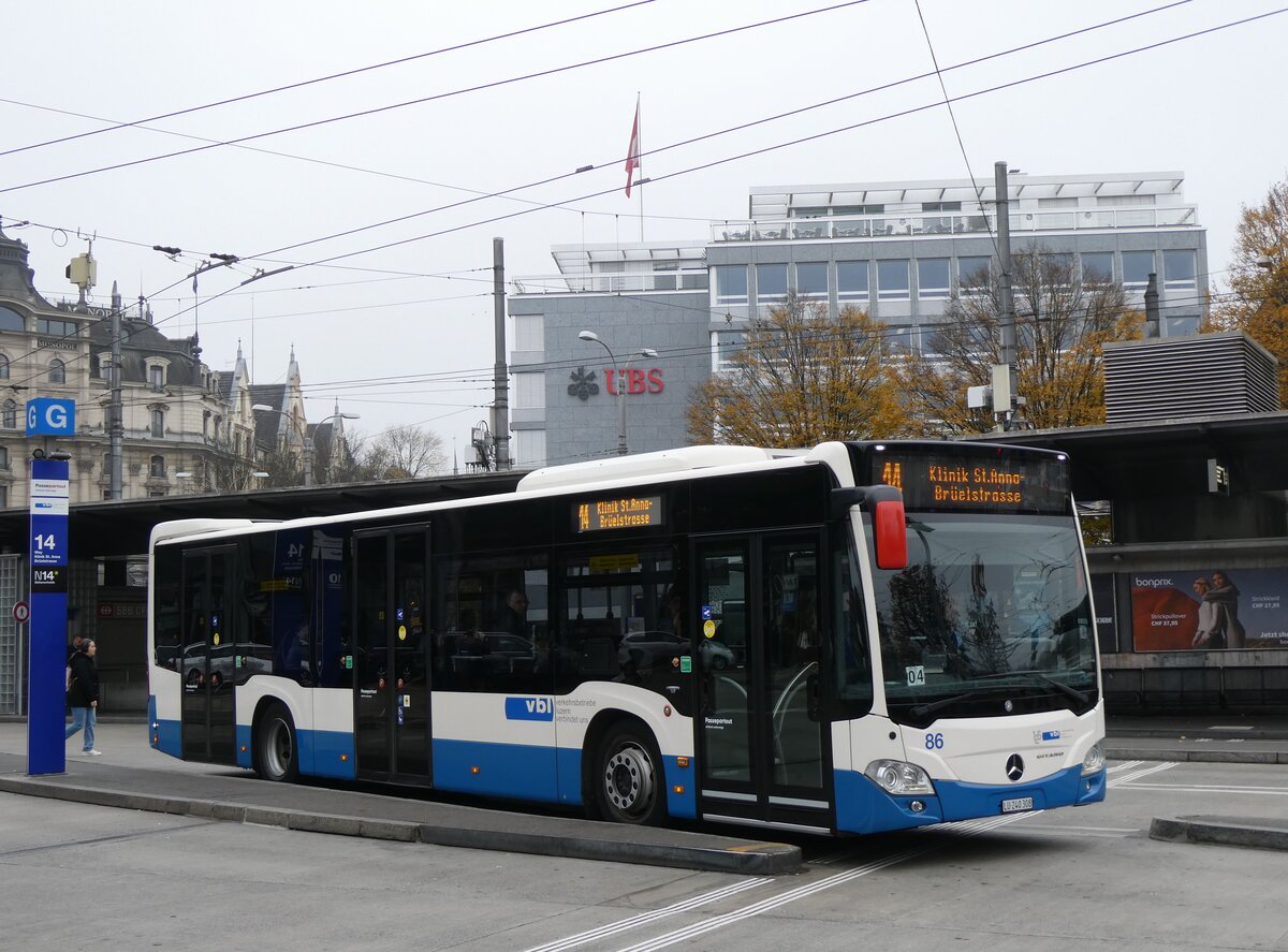 (269'024) - VBL Luzern - Nr. 86/LU 240'308 - Mercedes am 9. November 2024 beim Bahnhof Luzern