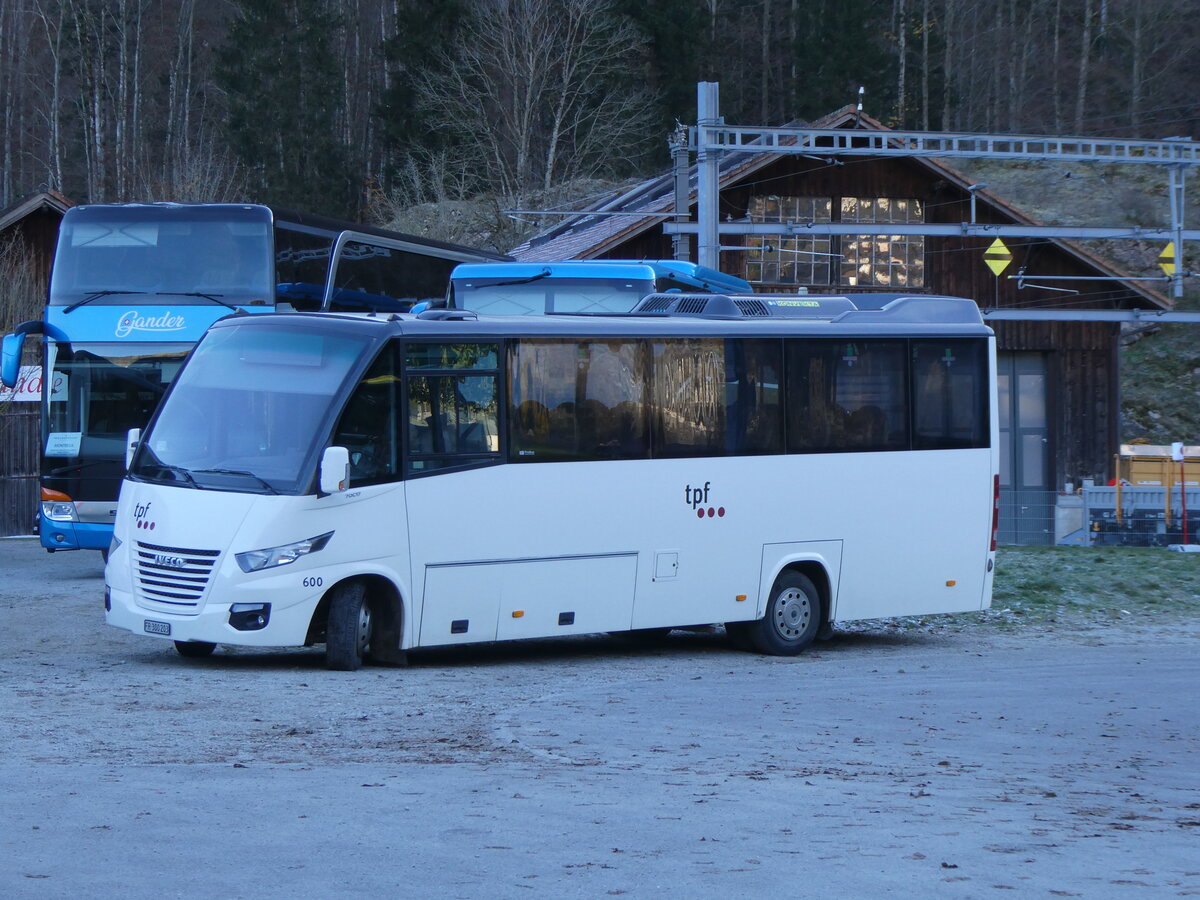 (269'192) - TPF Fribourg - Nr. 600/FR 300'203 - Iveco/ProBus am 16. November 2024 beim Bahnhof Montbovon