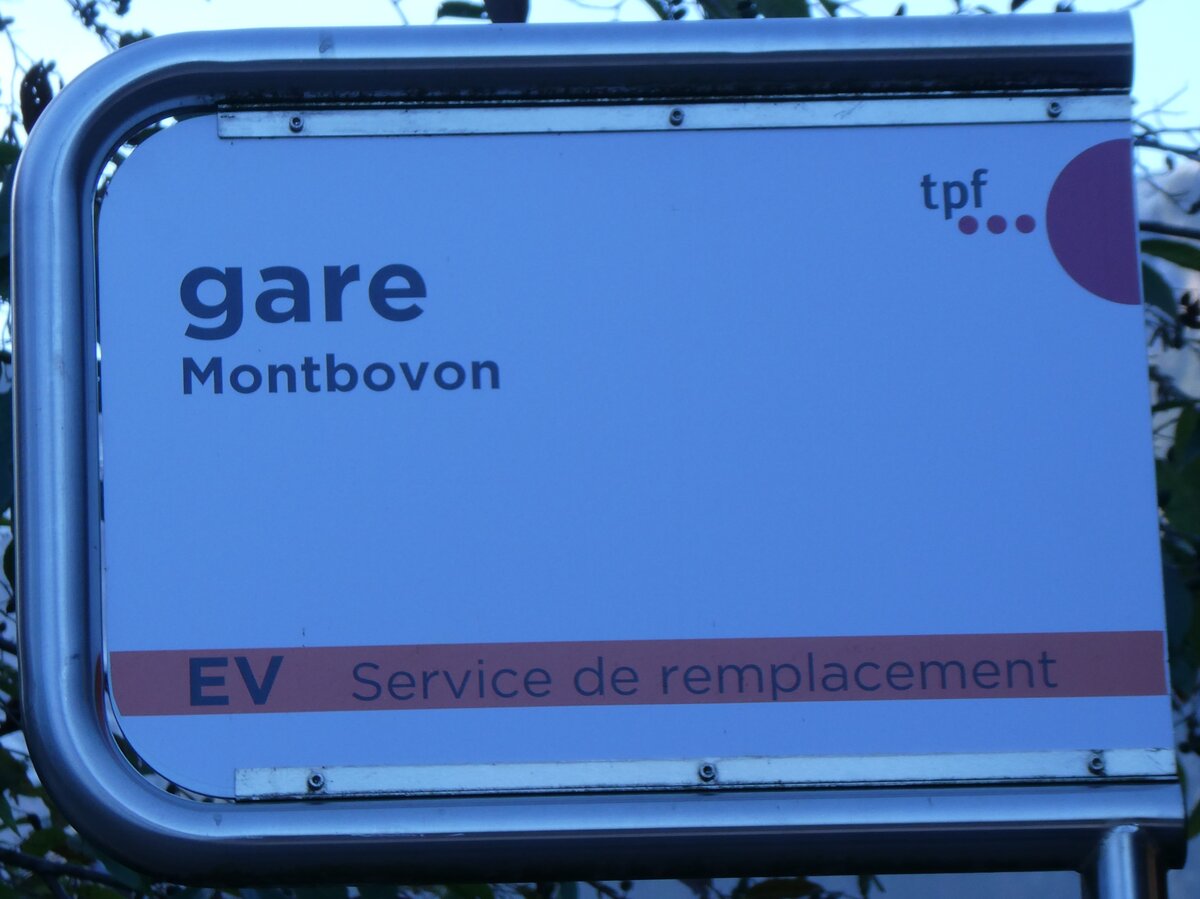 (269'195) - tpf-Haltestellenschild - Montbovon, gare - am 16. November 2024