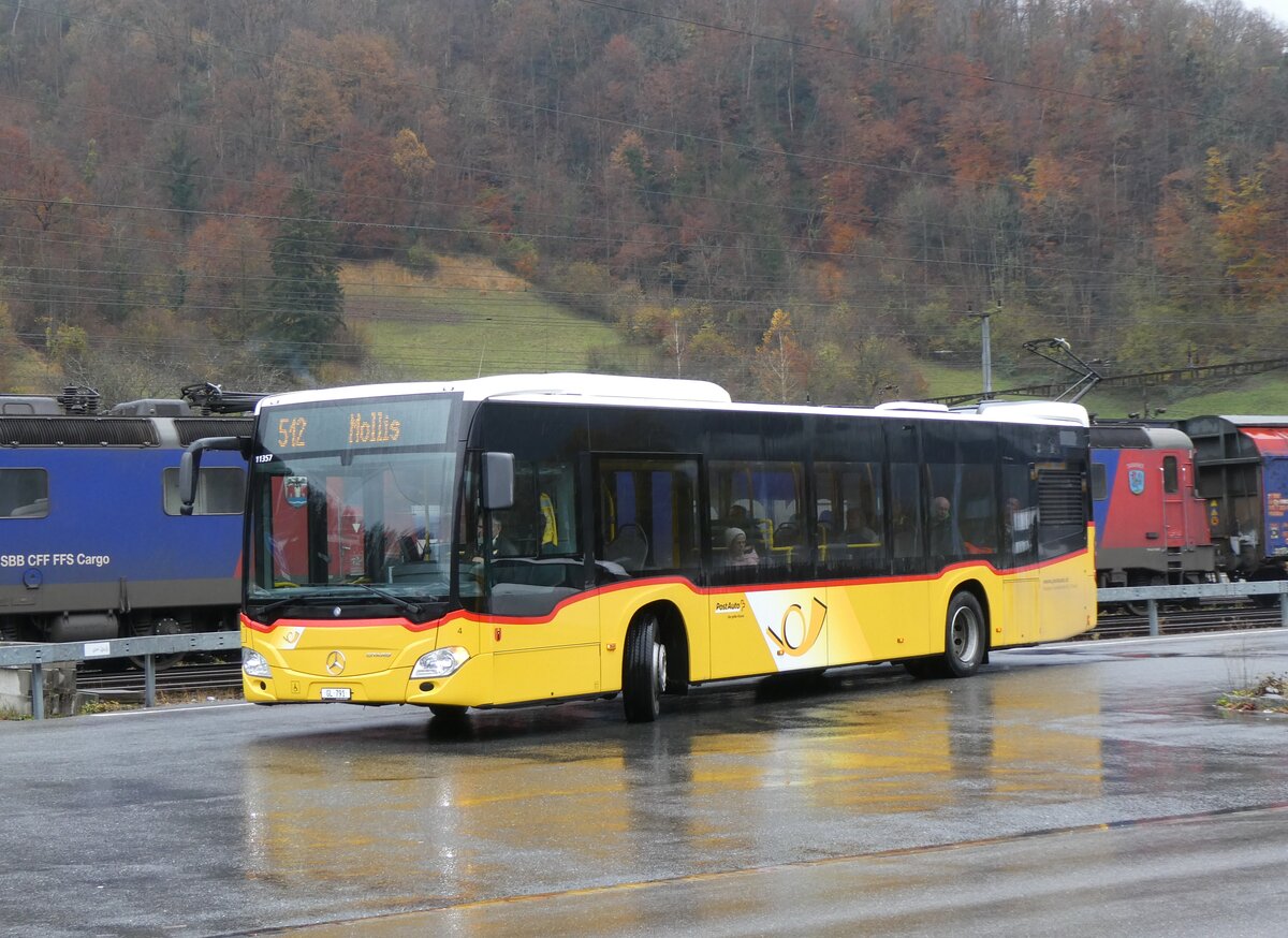 (269'247) - Niederer, Filzbach - Nr. 4/GL 791/PID 11'357 - Mercedes am 19. November 2024 beim Bahnhof Ziegelbrcke