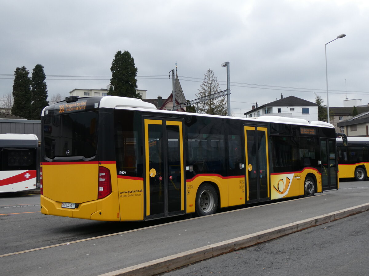 (269'766) - SB Trans, Sursee - Nr. 40/LU 135'513/PID 11'606 - Mercedes am 10. Dezember 2024 beim Bahnhof Sursee